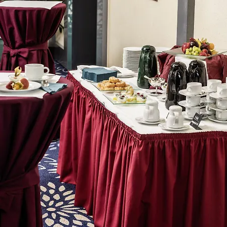 Arvena Kongress - In Der Wagnerstadt Hotel